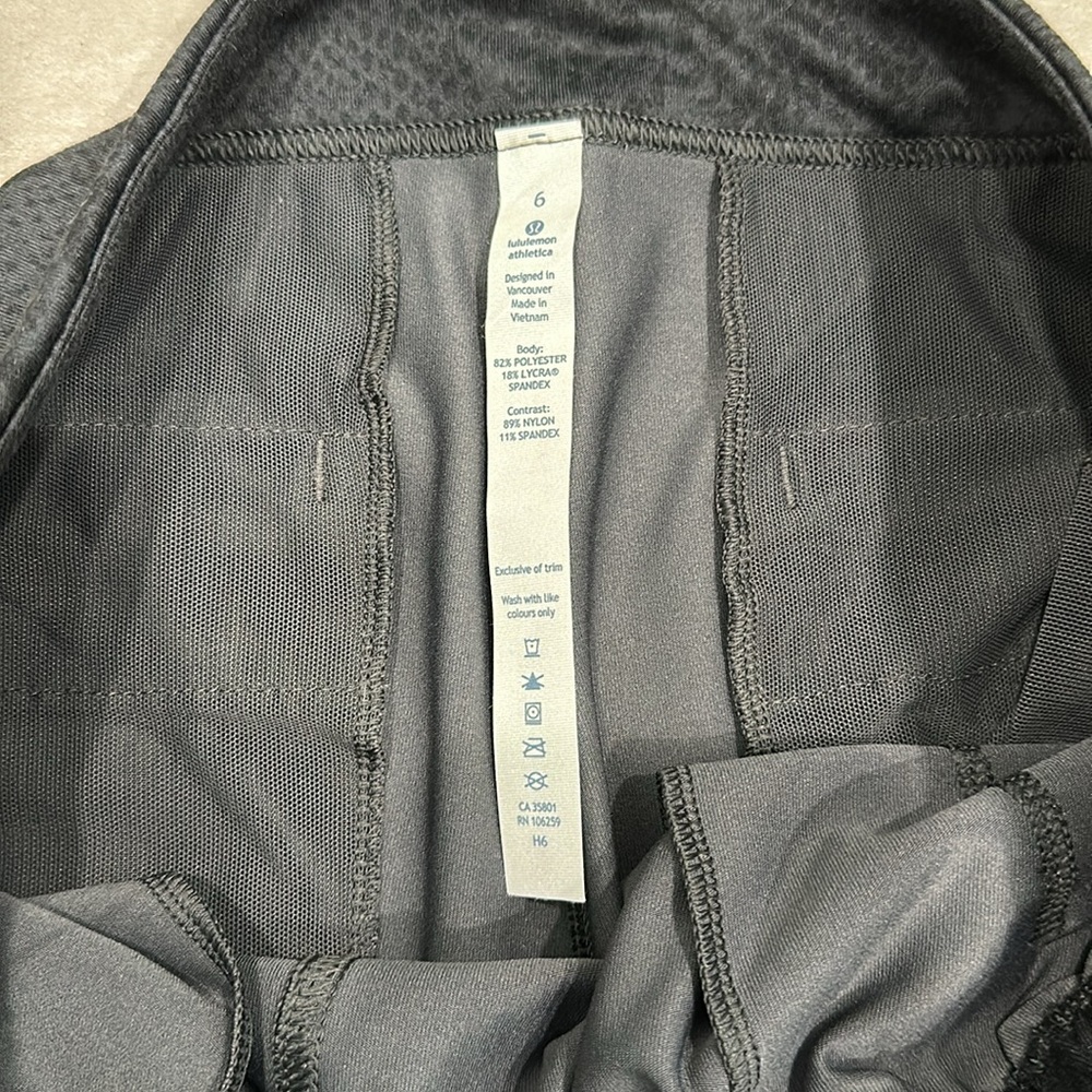 Lululemon pant, size 6 - Picture 5 of 13